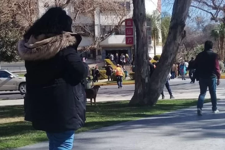 Identificaron el teléfono de la amenaza de bomba, no a la persona