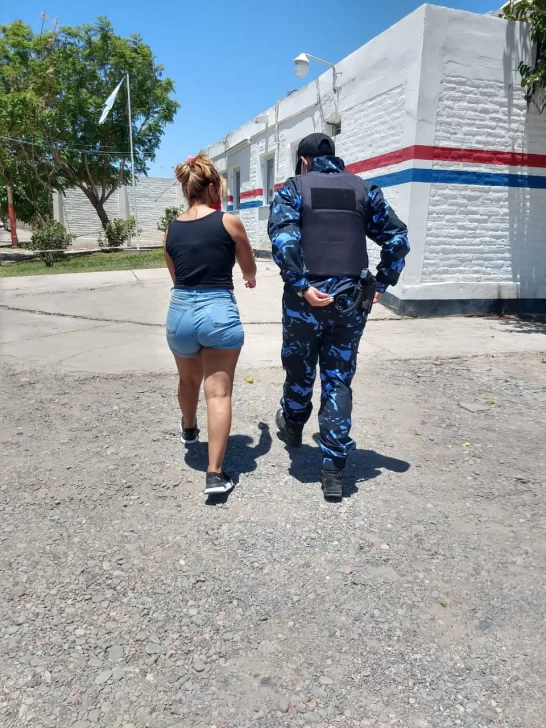 Con la ayuda de un perro y una prenda de vestir, dieron con la joven desaparecida Con la ayuda de un perro y una prenda de vestir, dieron con la joven desaparecida