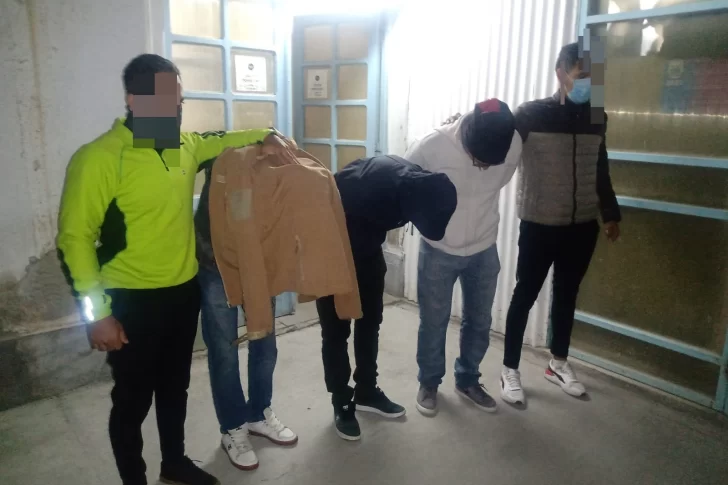 Tres hombres fueron detenidos en medio de una investigación por robos con armas blancas