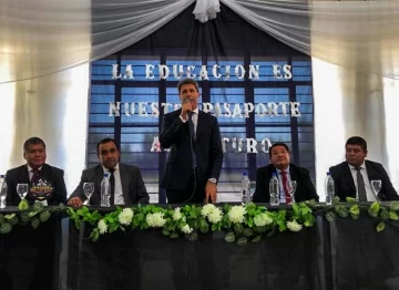 En Iglesia y evocando a Sarmiento, Uñac abrió el ciclo lectivo 2020 En Iglesia y evocando a Sarmiento, Uñac abrió el ciclo lectivo 2020