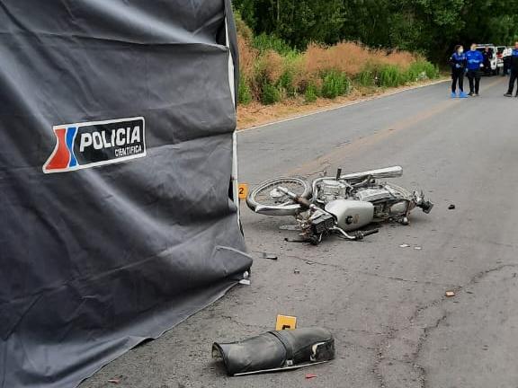 Identificaron al motociclista que murió al sobrepasar una camioneta y chocar un camión de frente Identificaron al motociclista que murió al sobrepasar una camioneta y chocar un camión de frente