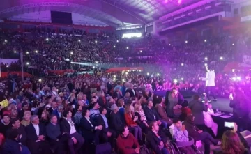 “Palito” Ortega, el show musical en la coronación de la Reina del Adulto Mayor “Palito” Ortega, el show musical en la coronación de la Reina del Adulto Mayor