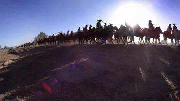 [FOTOS] Más de 4.000 jinetes cabalgaron hasta la Difunta Correa para manifestar su fe