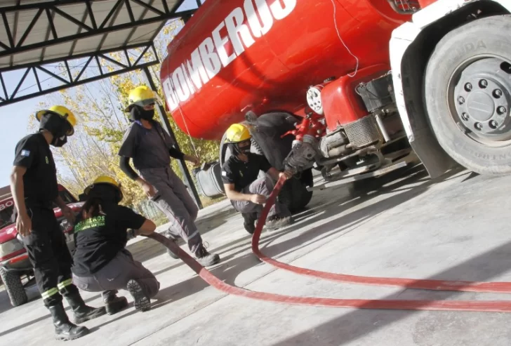 Por una colilla de cigarrillo, un incendio provocó pérdidas casi totales en una casa Por una colilla de cigarrillo, un incendio provocó pérdidas casi totales en una casa