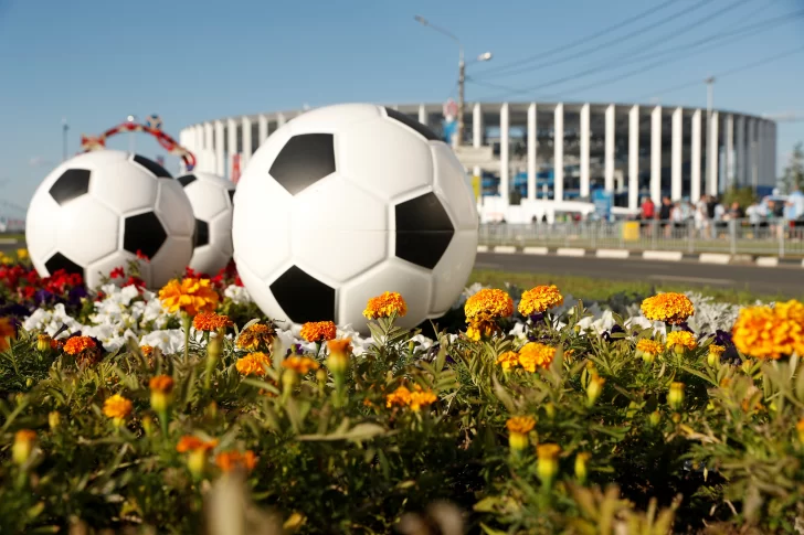 El VAR debutó en Rusia y Francia superó a Australia