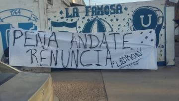 Arde Unión: el técnico presentó la renuncia y los hinchas piden por la salida de Peña Arde Unión: el técnico presentó la renuncia y los hinchas piden por la salida de Peña