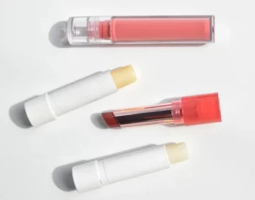 Herpes, estafilococo y otras afecciones: los riesgos de compartir los lápices labiales Herpes, estafilococo y otras afecciones: los riesgos de compartir los lápices labiales