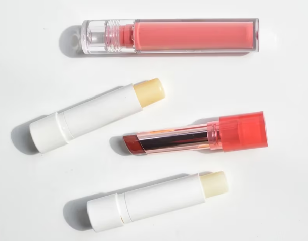 Herpes, estafilococo y otras afecciones: los riesgos de compartir los lápices labiales Herpes, estafilococo y otras afecciones: los riesgos de compartir los lápices labiales