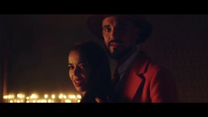 Abel Pintos lanzó el videoclip “El hechizo” y la rompió en las redes