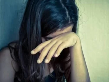 Pena de 3 años de prisión por abusar de su hijastra cuando tenía entre 10 y 12 años Pena de 3 años de prisión por abusar de su hijastra cuando tenía entre 10 y 12 años