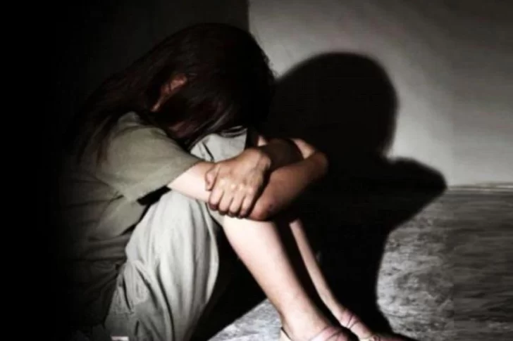 “Quedate quieta, te voy a tocar si quiero”: condena sin encierro por abusar de su hijastra