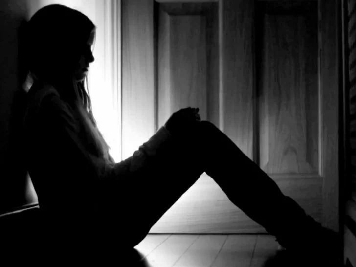 Manoseaba a tres amigas de su hija, todas menores, cuando estaban de visita en su casa