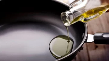 ANMAT prohibió la venta de 2 marcas de aceite de oliva: una de ellas emanaba “olor fétido” ANMAT prohibió la venta de 2 marcas de aceite de oliva: una de ellas emanaba “olor fétido”