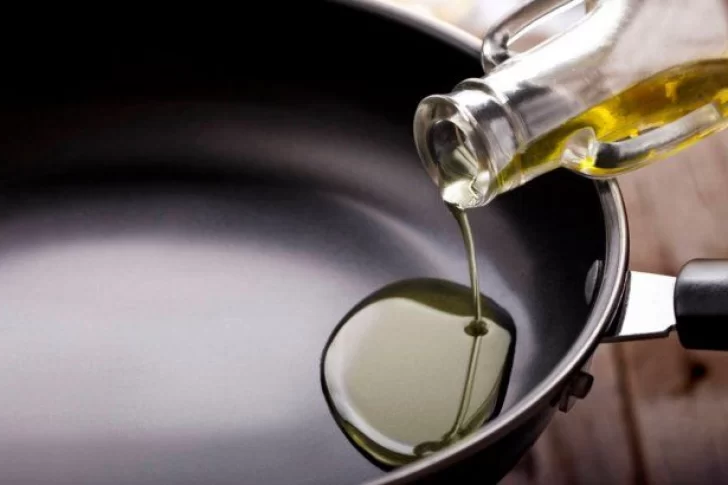 ANMAT prohibió la venta de 2 marcas de aceite de oliva: una de ellas emanaba “olor fétido”