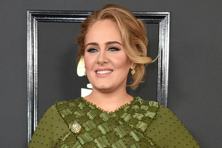 Adele publicó su antes y después con el mismo vestido