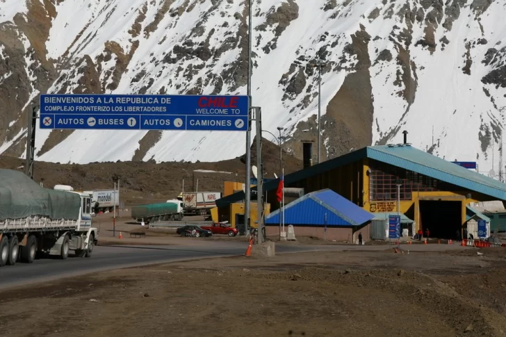 Quienes viajen a Chile deberán pagar un seguro de 11 dólares cada 10 días
