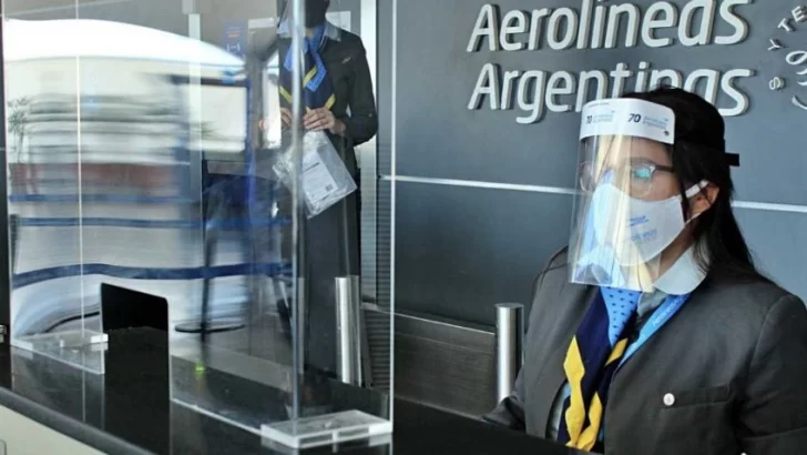 Aerolíneas Argentinas canceló 7 vuelos por contagios de coronavirus