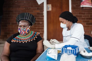 Solo 15 de los 54 países de África alcanzaron el objetivo de vacunar al 10% de la población Solo 15 de los 54 países de África alcanzaron el objetivo de vacunar al 10% de la población