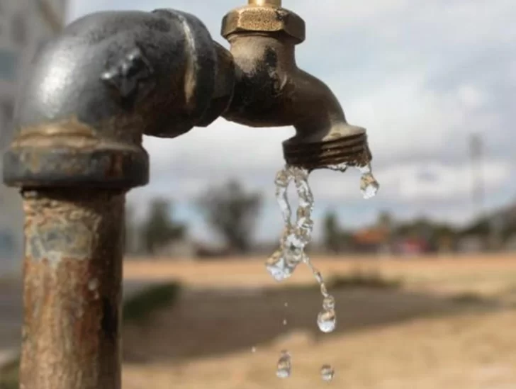 Por la rotura de dos caños, se verá afectado el servicio agua en diferentes barrios Por la rotura de dos caños, se verá afectado el servicio agua en diferentes barrios