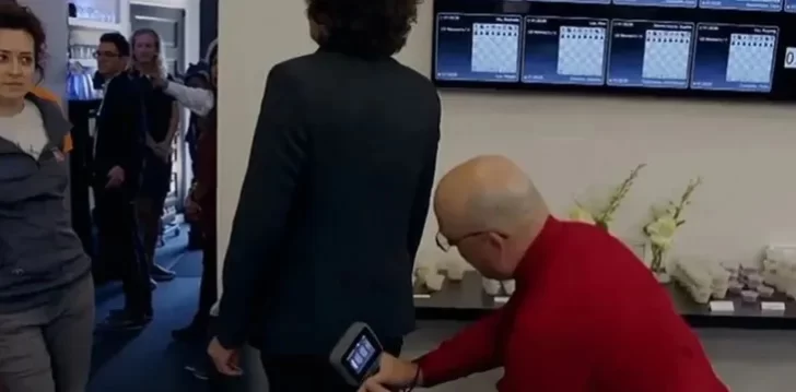 Le escanearon el ano a un ajedrecista para que evitar que hiciera trampa Le escanearon el ano a un ajedrecista para que evitar que hiciera trampa