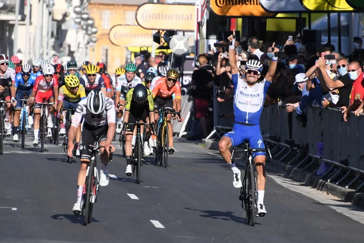 Julian Alaphilippe pasa a comandar el Tour de Francia