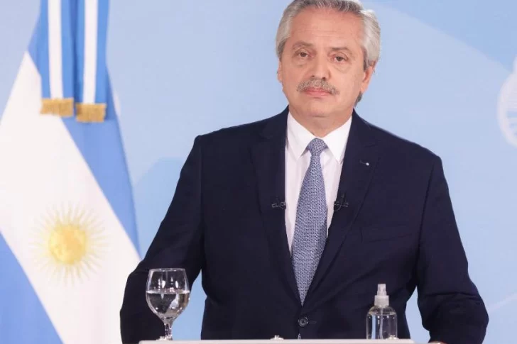 Fernández: “Los distritos con clases presenciales están jugando con fuego”