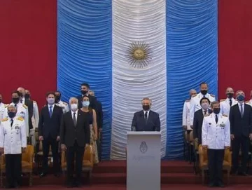Fernández en jura de oficiales: “Quiero que la democracia ponga en valor a las Fuerzas Armadas”