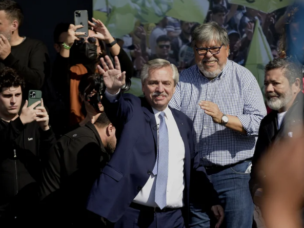 Qué dirigentes y funcionarios acompañaron a Alberto Fernández en el acto de apoyo de la UOCRA Qué dirigentes y funcionarios acompañaron a Alberto Fernández en el acto de apoyo de la UOCRA