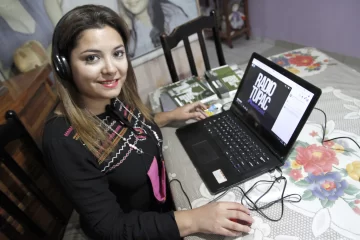 Una voz femenina en línea