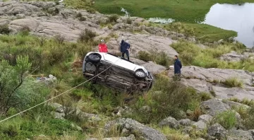 Tragedia en Altas Cumbres: se despistó, salió despedido del vehículo y murió Tragedia en Altas Cumbres: se despistó, salió despedido del vehículo y murió