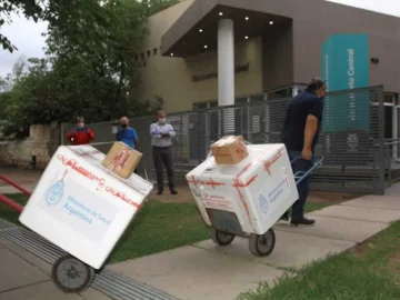 Decenas de personas se vacunaron de manera irregular en un departamento