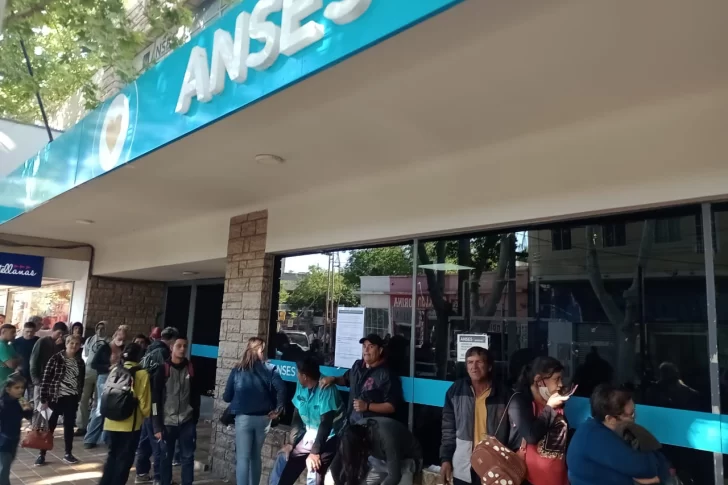 Refuerzo Alimentario de Anses: el lunes arranca el pago de la primera cuota de $22.500