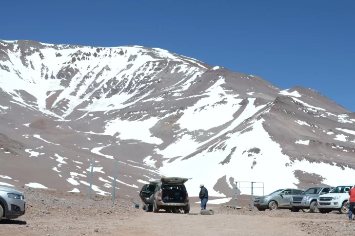 Una familia sanjuanina quedó varada en la Cordillera y fue rescatada por Gendarmería