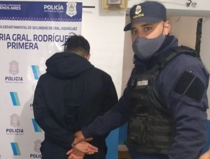 Asesinó a cuchilladas a un hombre porque le vendió un auto que no funcionaba Asesinó a cuchilladas a un hombre porque le vendió un auto que no funcionaba