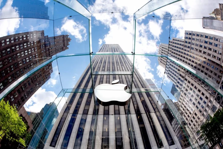 Apple ya vale más de un billón de dólares y metió récord en Wall Street