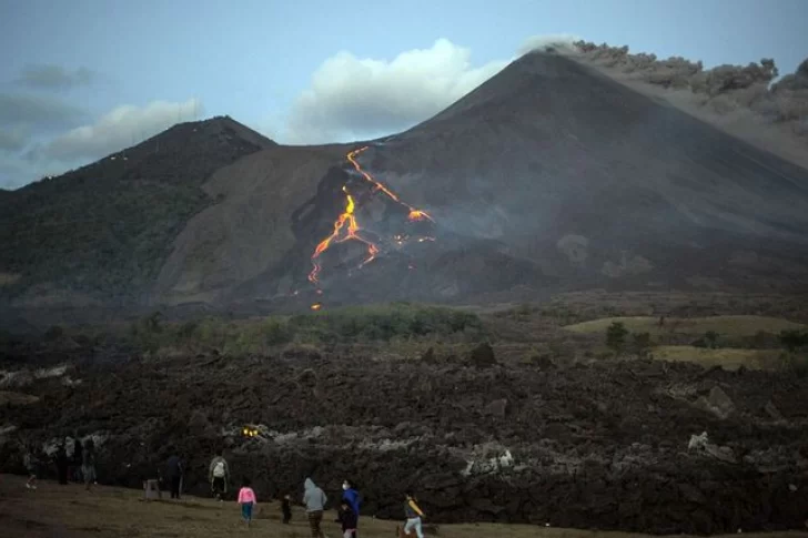 [VIDEO] Pánico en el Caribe por la erupción del volcán Soufriere