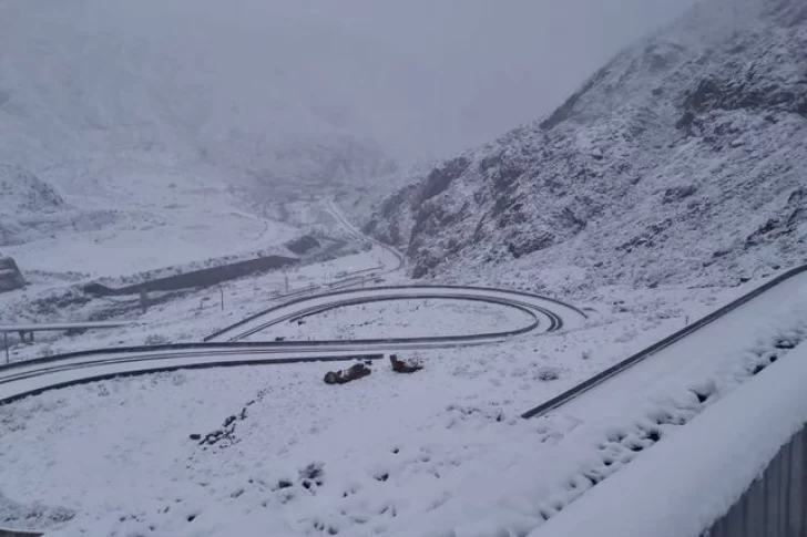Las postales blancas que dejó la nieve en Mendoza y Córdoba