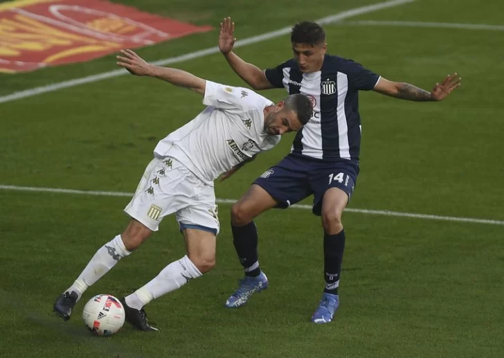 Con un hombre menos, Racing perdió en el final con el puntero Talleres Con un hombre menos, Racing perdió en el final con el puntero Talleres