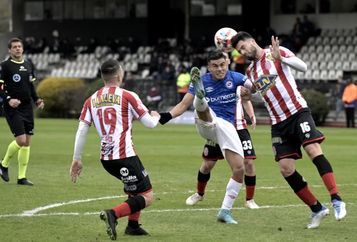 Argentinos Juniors le ganó a Barracas y alcanzó a Atlético en la punta Argentinos Juniors le ganó a Barracas y alcanzó a Atlético en la punta