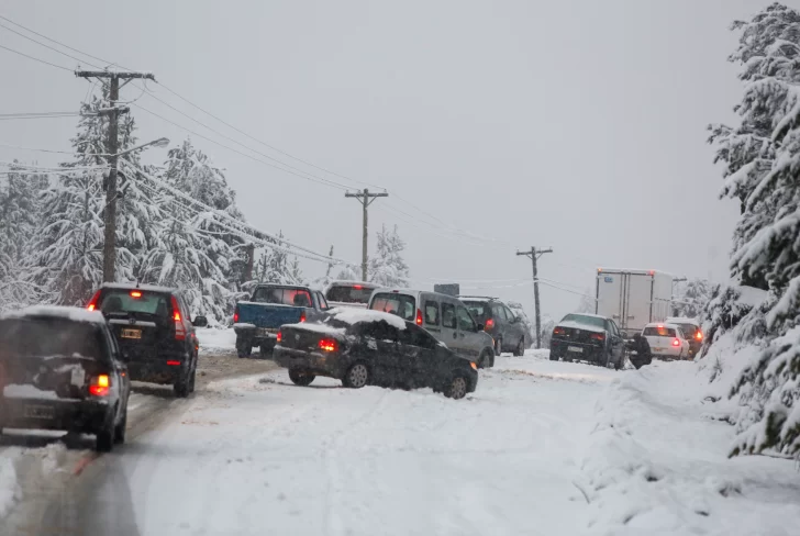 Horas críticas por la nieve en Chubut