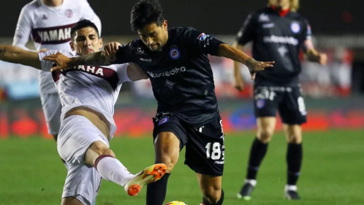 Argentinos empató con Lanús y le dieron chances a Boca y River de alejarse