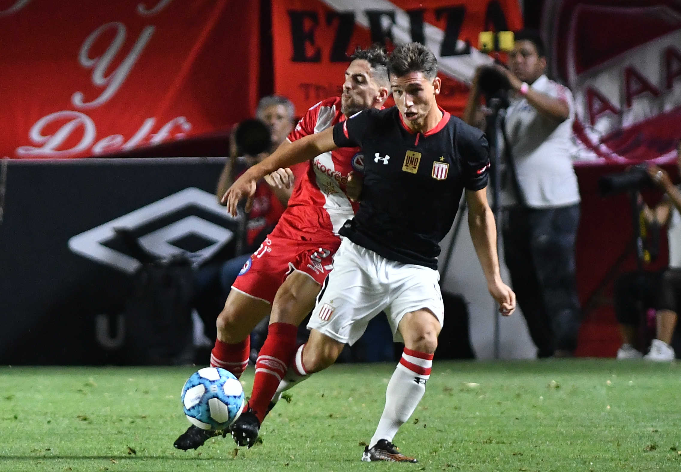 Primer banderazo de hinchas argentinos en Qatar Primer banderazo de hinchas argentinos en Qatar