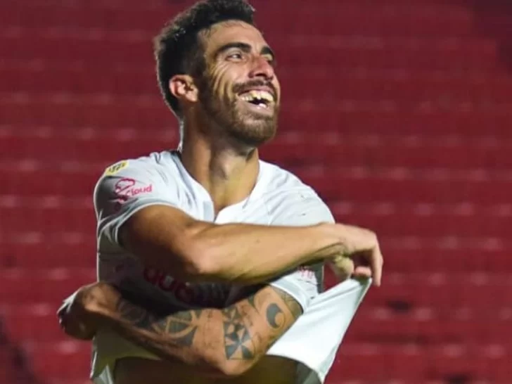 Argentinos, con 2 expulsados, llegó al gol de la victoria contra Arsenal