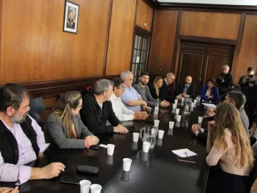 Gremios estatales nacionales acordaron en Trabajo otro aumento del 23,2% por dos meses Gremios estatales nacionales acordaron en Trabajo otro aumento del 23,2% por dos meses