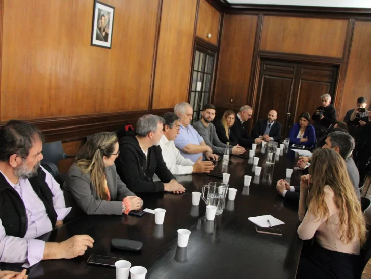 Gremios estatales nacionales acordaron en Trabajo otro aumento del 23,2% por dos meses Gremios estatales nacionales acordaron en Trabajo otro aumento del 23,2% por dos meses