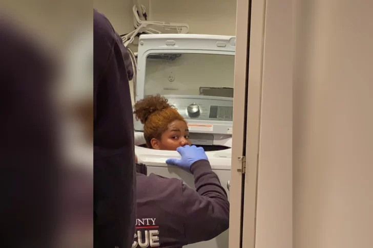 Jugaba a las escondidas y quedó atrapada en un lavarropas