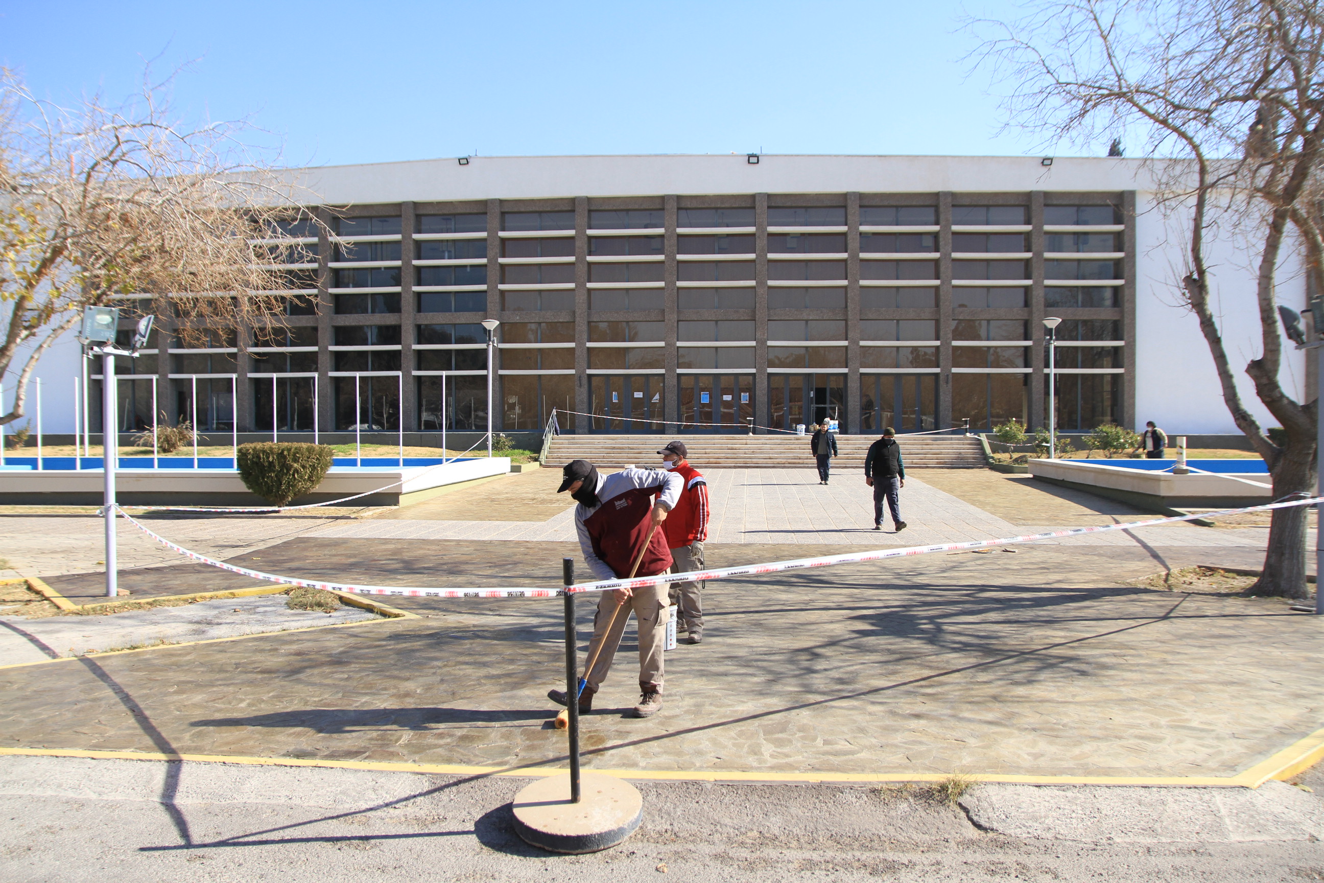 Sicarios asesinaron a un joven y a su bebé de ocho meses en una brutal emboscada en Rosario