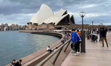 Militares patrullan la mayor ciudad de Australia para controlar el confinamiento por coronavirus Militares patrullan la mayor ciudad de Australia para controlar el confinamiento por coronavirus