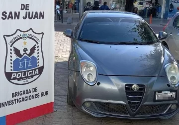 Detectaron en Santa Lucía un auto Alfa Romeo con números de chasis y motor alterados Detectaron en Santa Lucía un auto Alfa Romeo con números de chasis y motor alterados