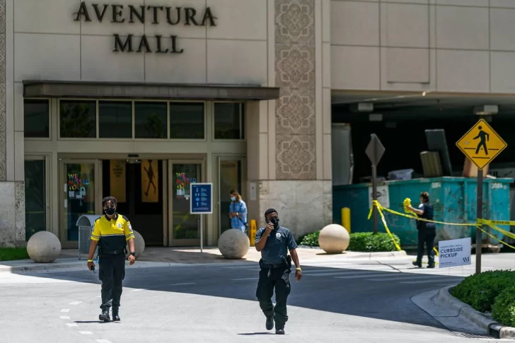 Por lo menos tres heridos en un tiroteo en el shopping Aventura Mall de Miami